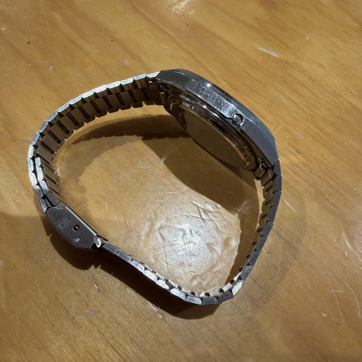 H103 側面輪廓與鍊帶